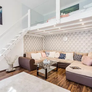 Bpr Stylish Mosaic With Terrace Apartamento Budapest